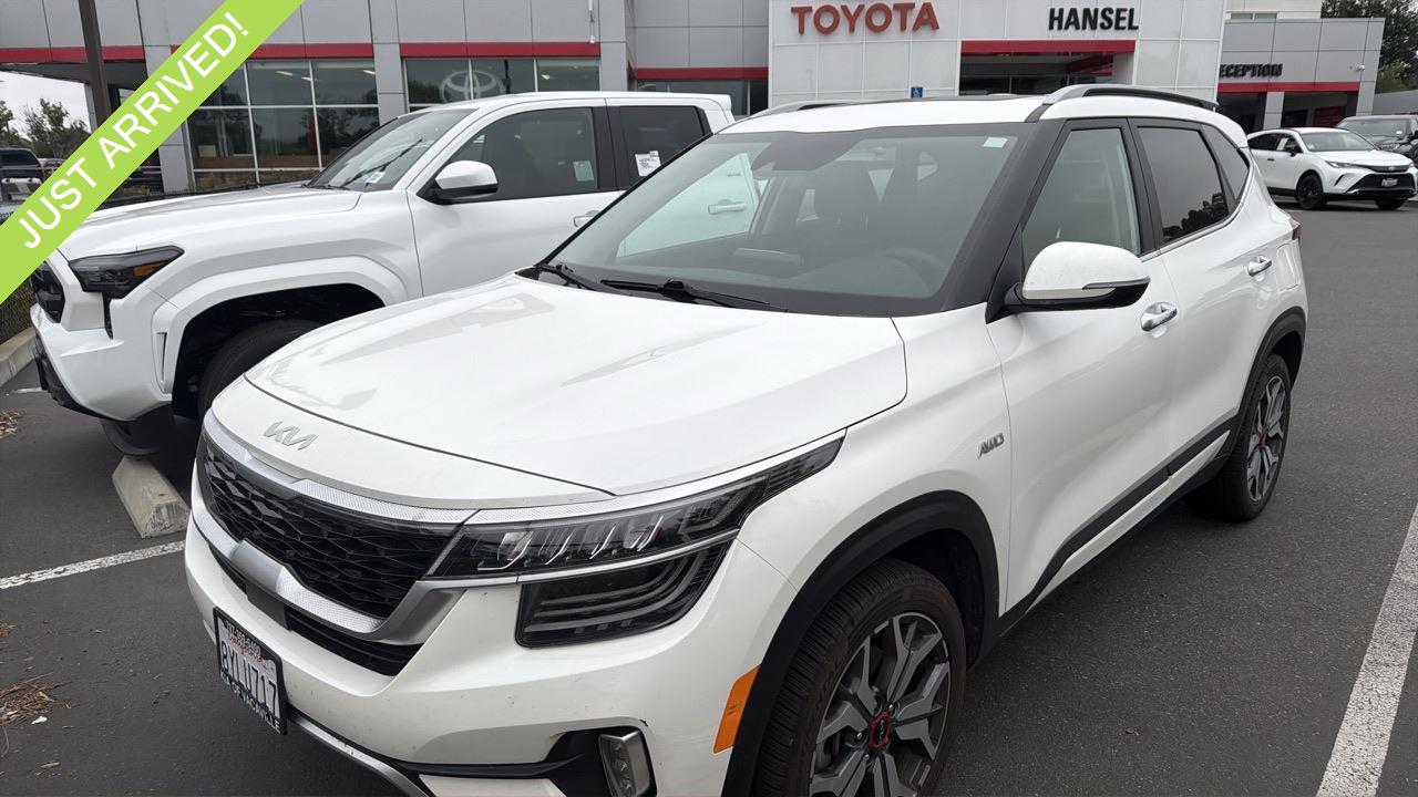 Snow White Pearl 2022 Kia Seltos SX Turbo AWD SUV / Crossover All-Wheel Drive 7-Speed Automatic