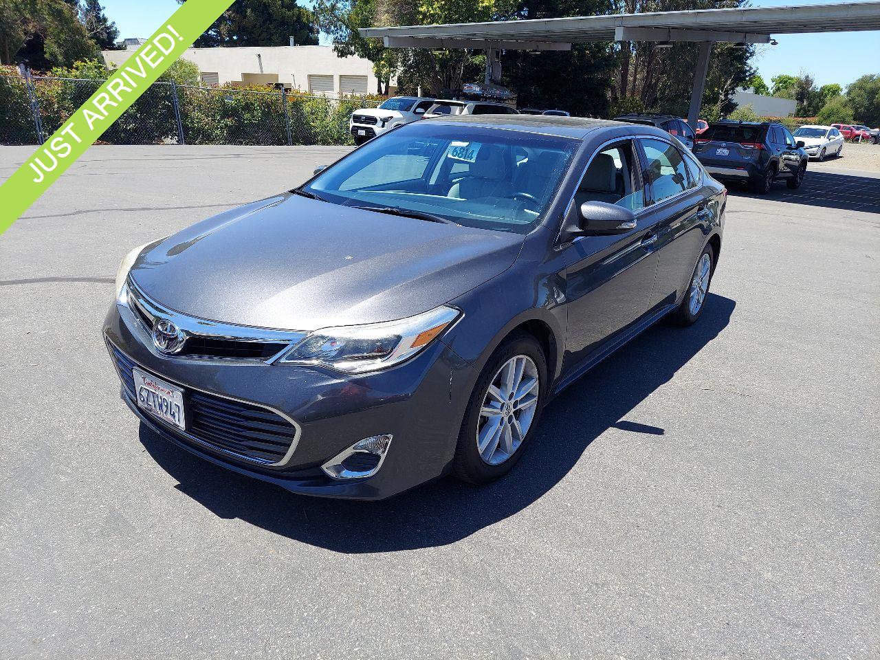 Magnetic Gray Metallic 2013 Toyota Avalon Sedan Front-Wheel Drive 6-Speed Automatic