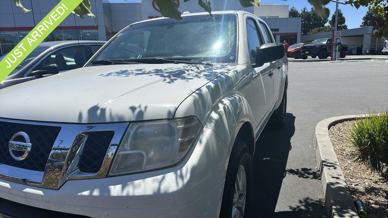 Glacier White 2016 Nissan Frontier Pickup Truck Four-Wheel Drive Automatic
