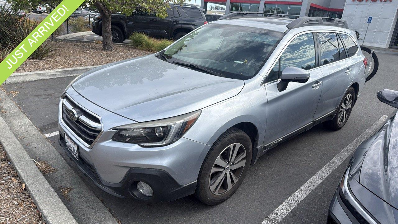 Ice Silver Metallic 2018 Subaru Outback Wagon All-Wheel Drive Continuously Variable Transmission