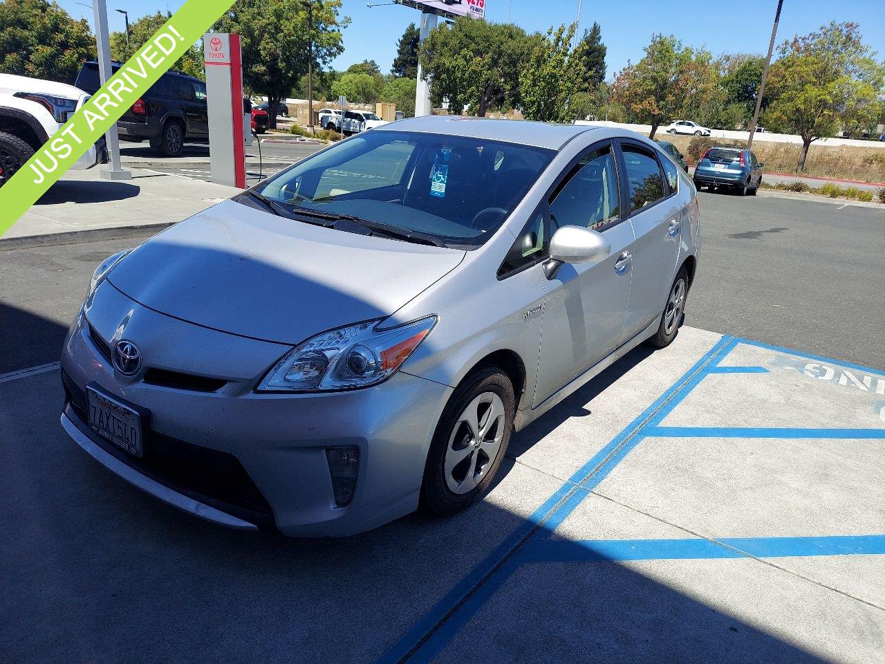 Classic Silver Metallic 2013 Toyota Prius Hatchback Front-Wheel Drive Continuously Variable Transmission
