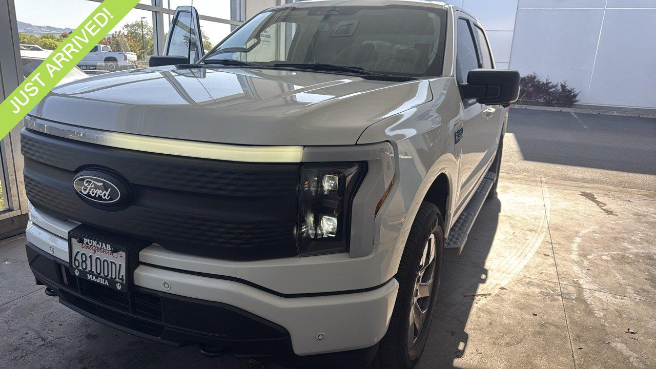 Oxford White 2024 Ford F-150 Lightning Pickup Truck All-Wheel Drive 1-Speed Dual Clutch