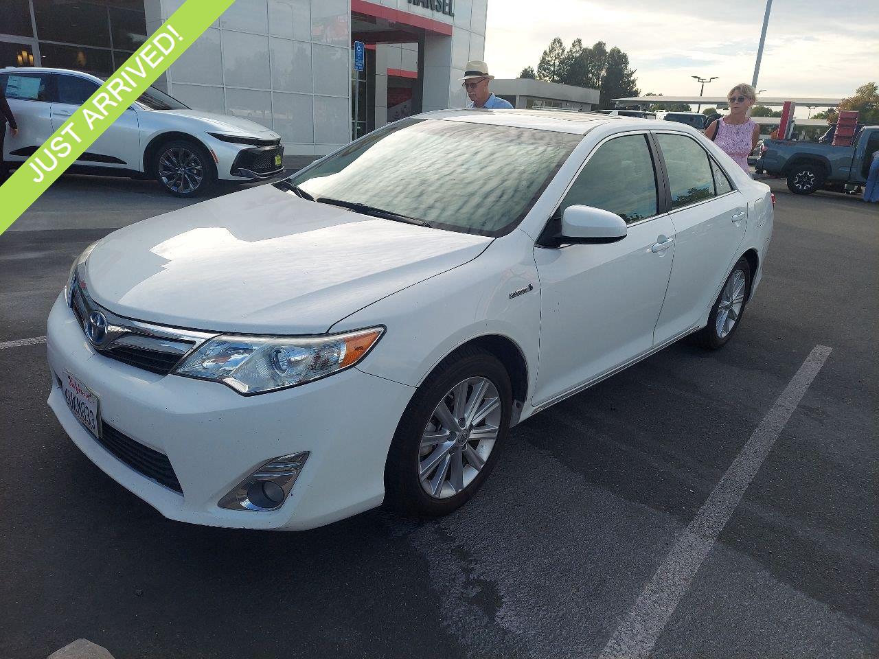 Super White 2012 Toyota Camry Hybrid Sedan Front-Wheel Drive Continuously Variable Transmission
