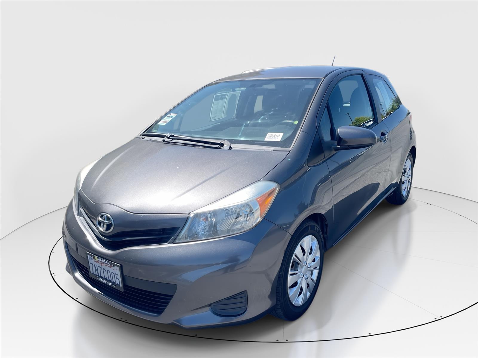 Magnetic Gray Metallic 2014 Toyota Yaris L 2dr Hatchback Hatchback Front-Wheel Drive Automatic