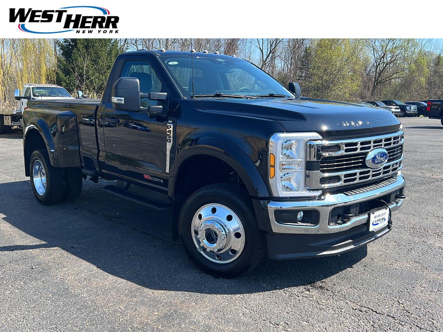 Agate Black 2025 Ford F-450 Super Duty Pickup Truck Four-Wheel Drive Automatic