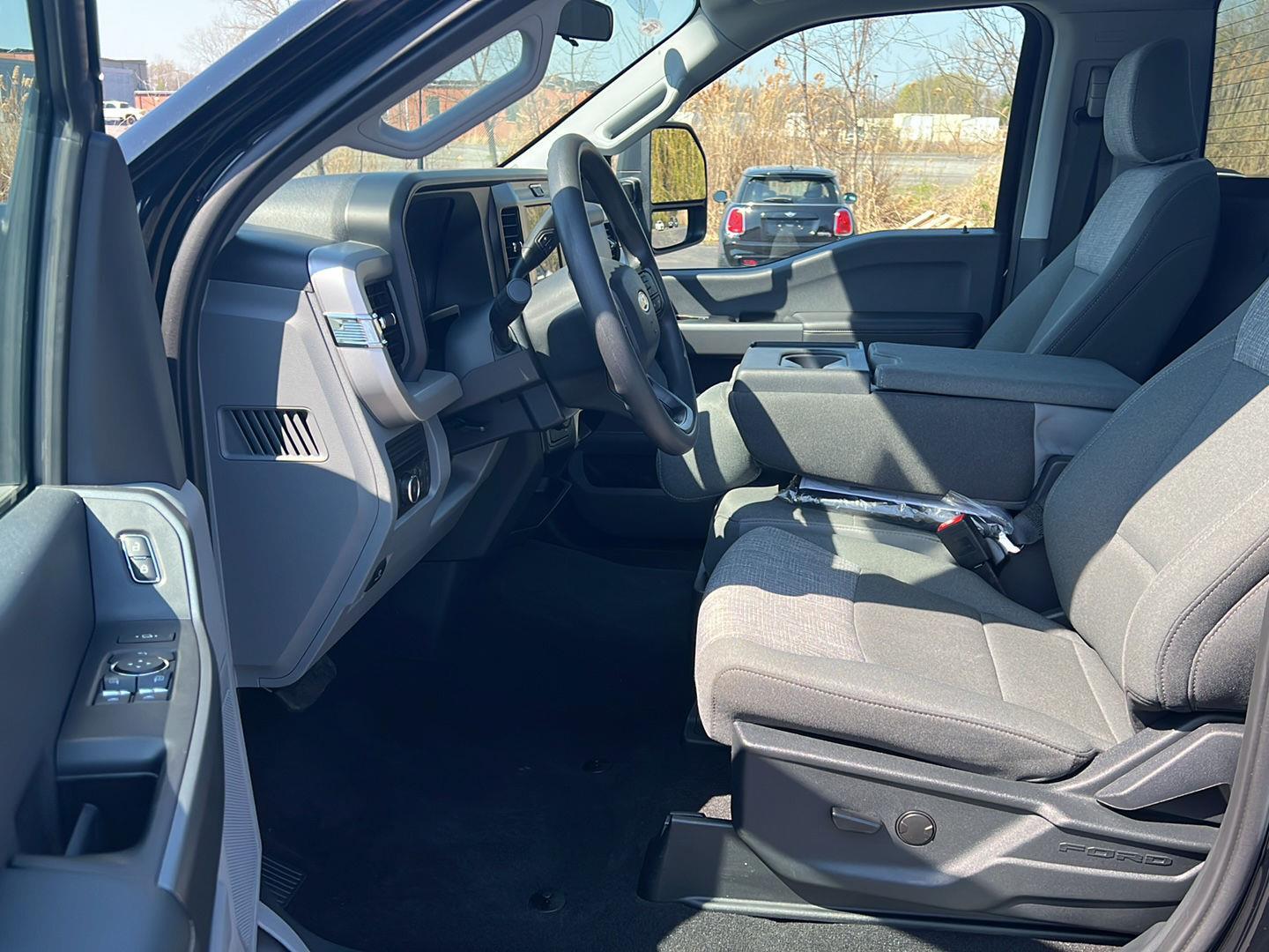 Used 2025 Agate Black Ford XLT image 2