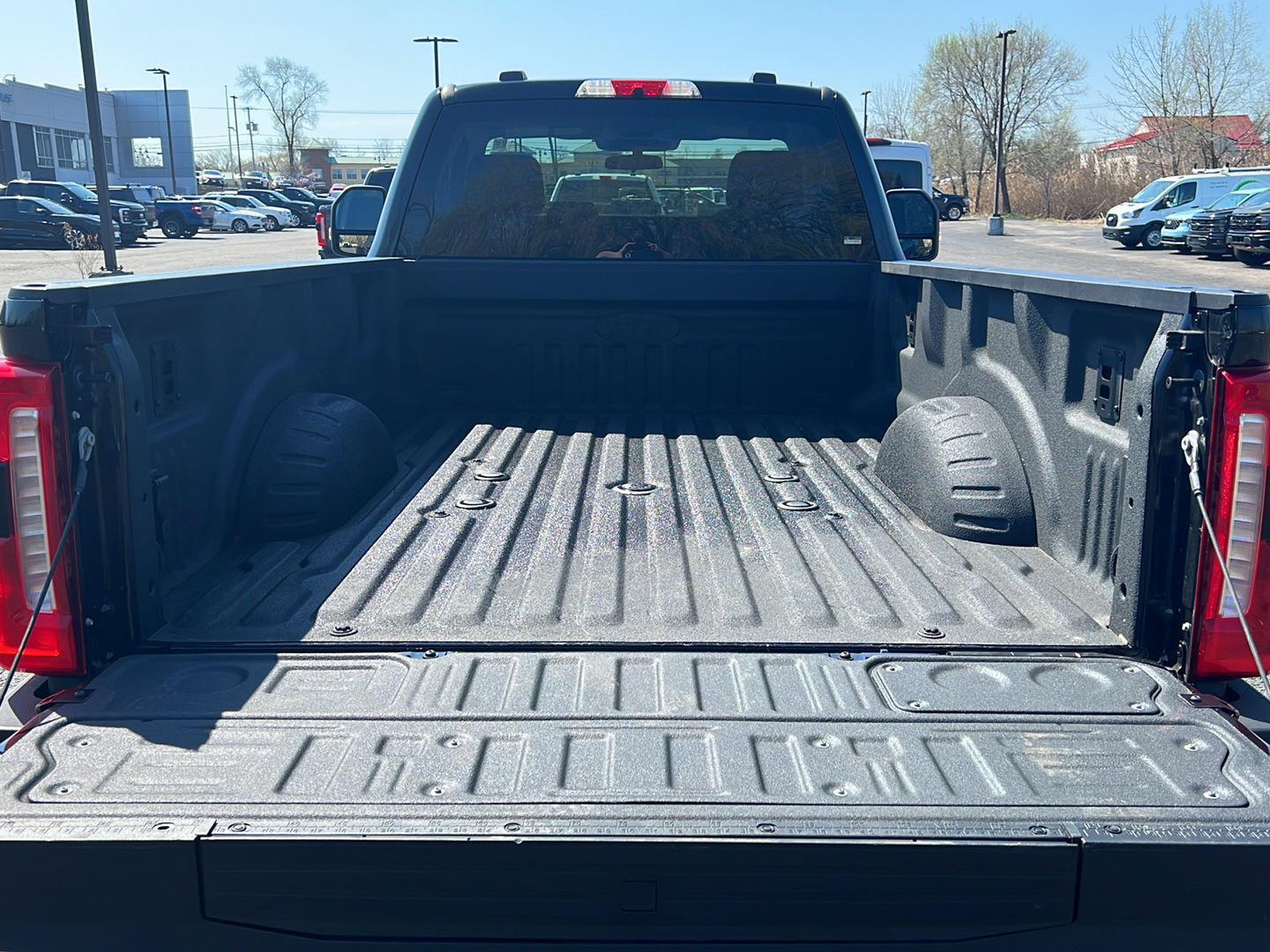 Used 2025 Agate Black Ford XLT image 21
