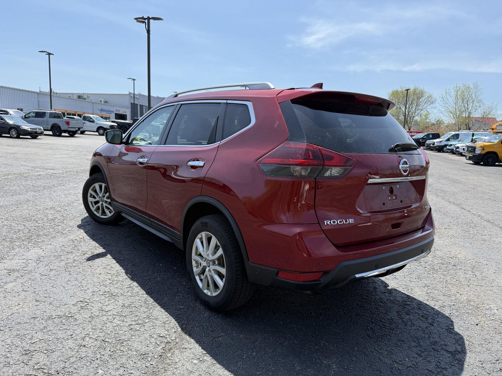 Used 2019 Scarlet Ember Tintcoat Nissan SV image 3
