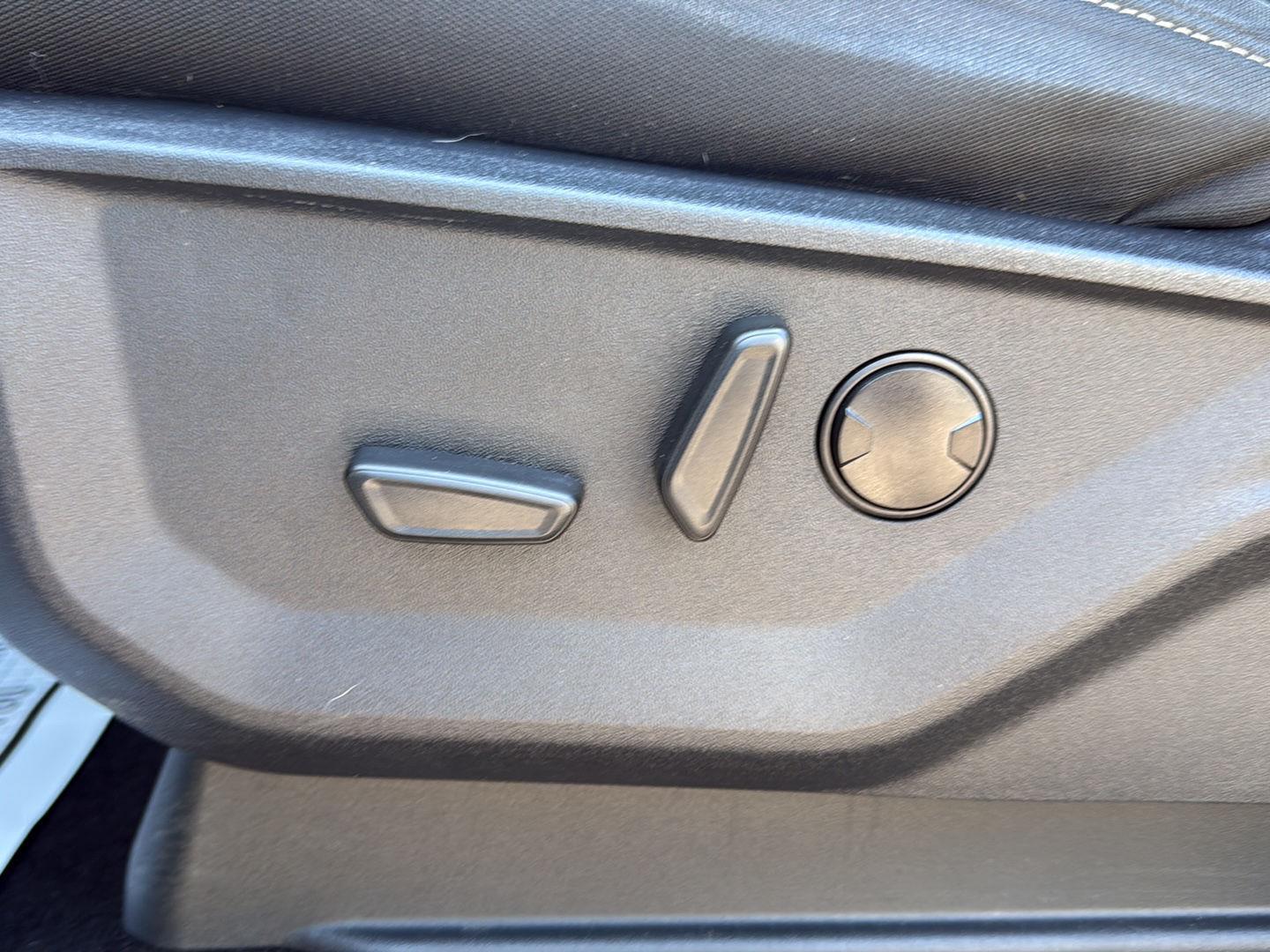 Used 2022 Space White Ford XLT image 7
