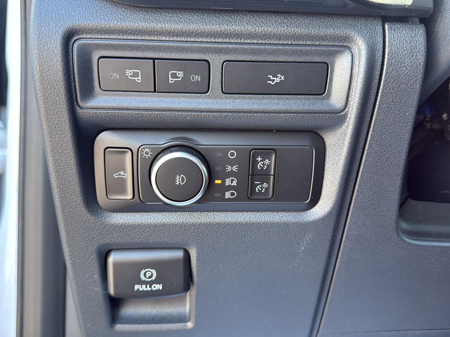 Used 2022 Space White Ford XLT image 5