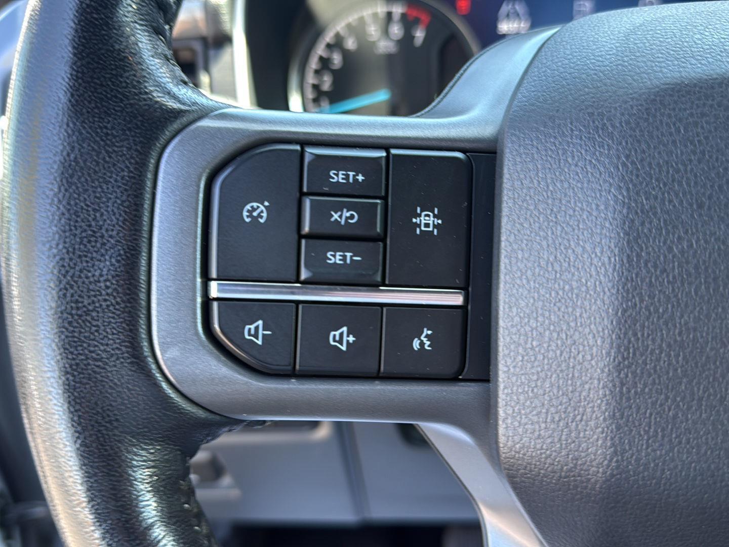 Used 2022 Space White Ford XLT image 9
