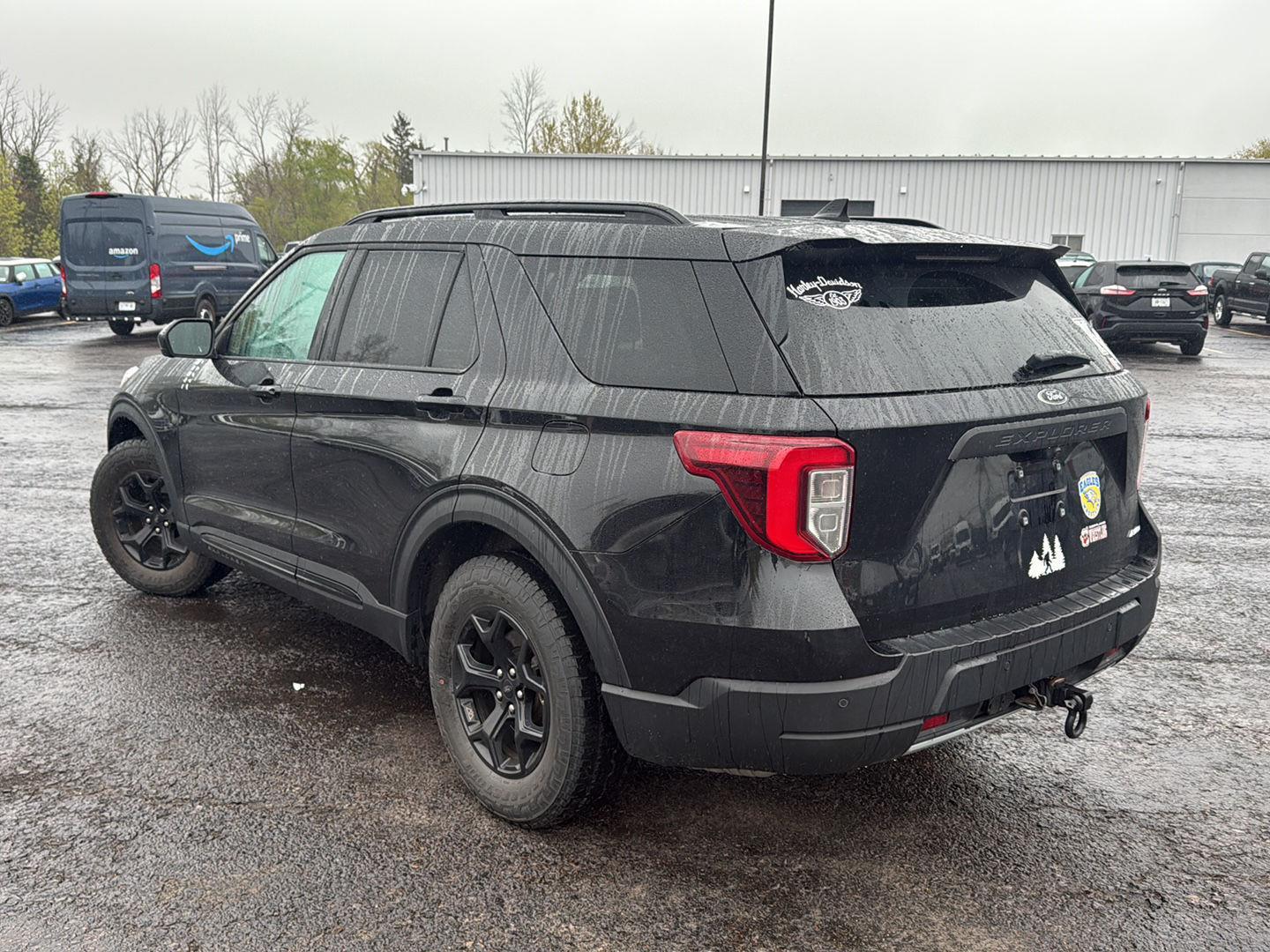 View vehicle photo 3