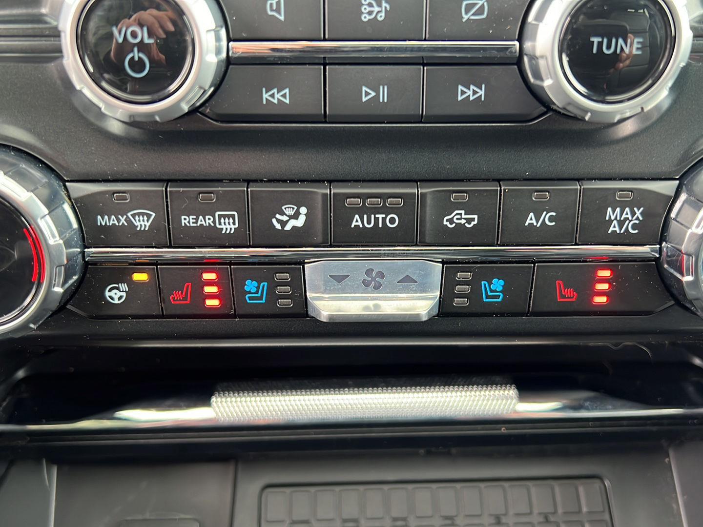 Used 2024 Avalanche Gray Ford Raptor image 34