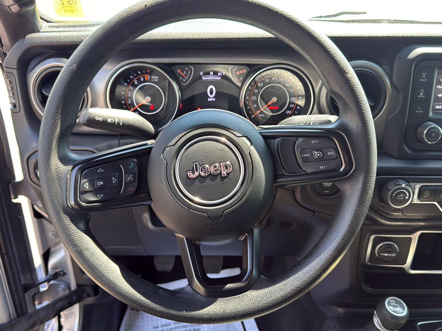 Used 2019 Billet Silver Metallic Clearcoat Jeep Sport image 4