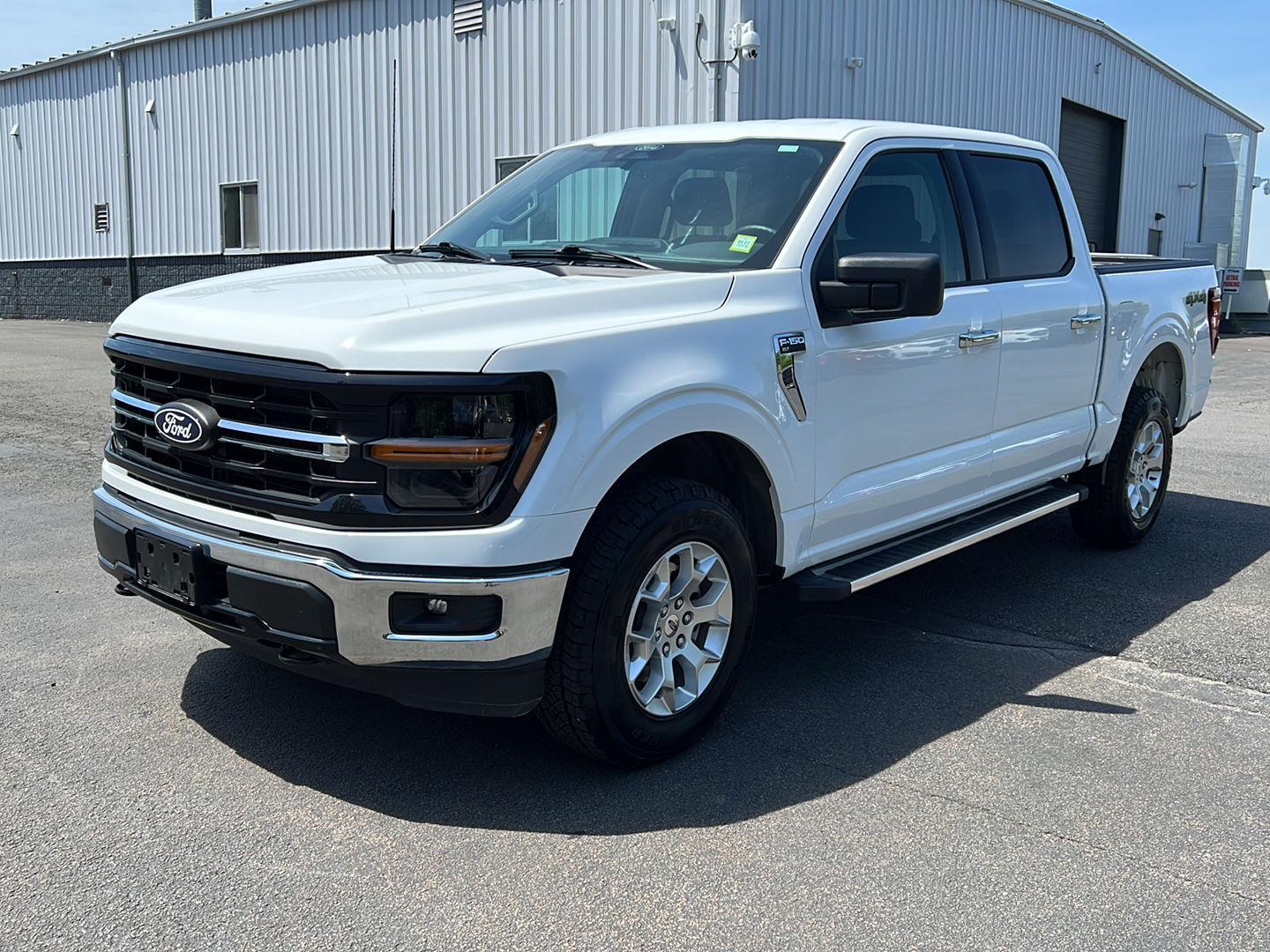 Used 2025 Oxford White Ford XLT image 13