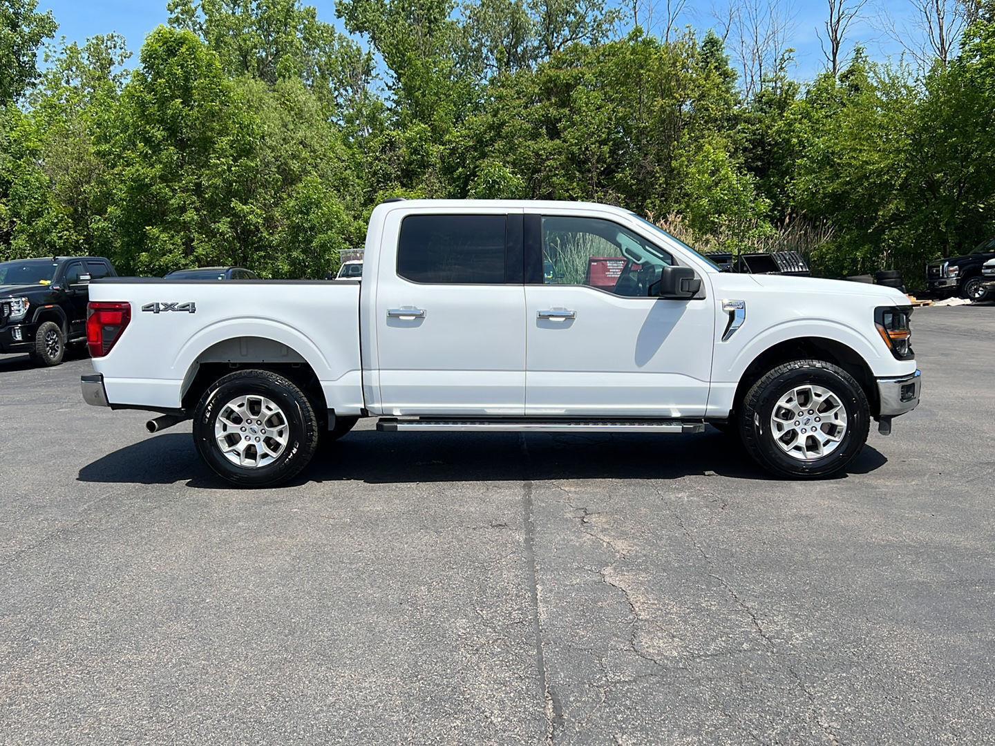 Used 2025 Oxford White Ford XLT image 17