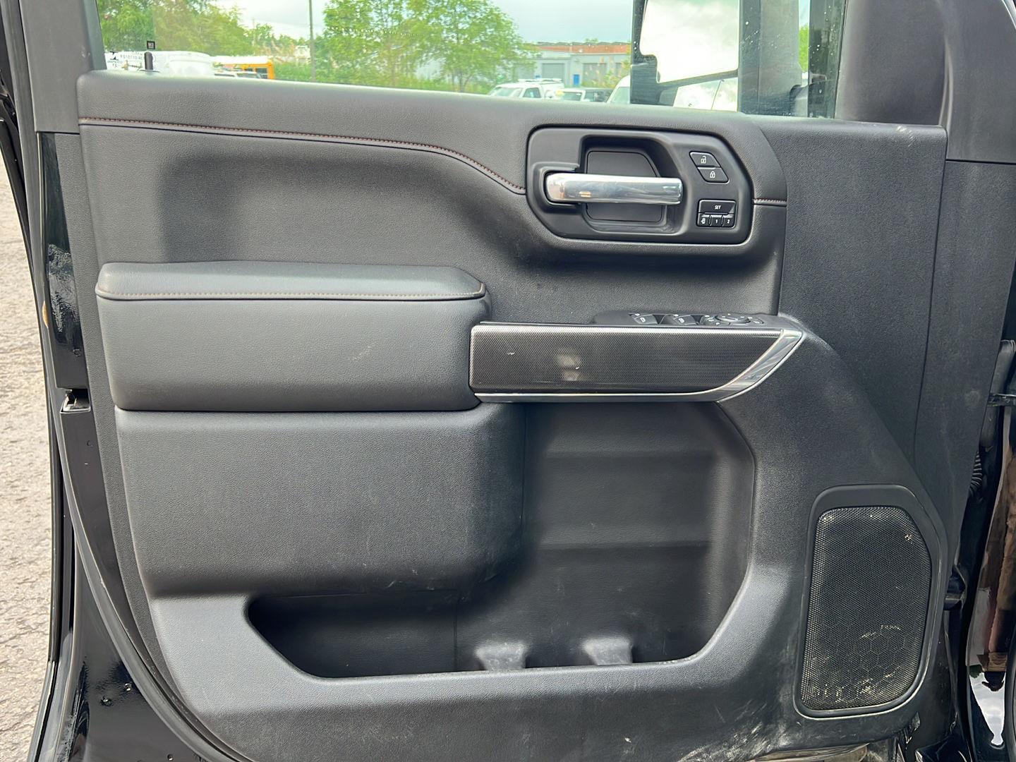 Used 2021 Onyx Black GMC AT4 image 5