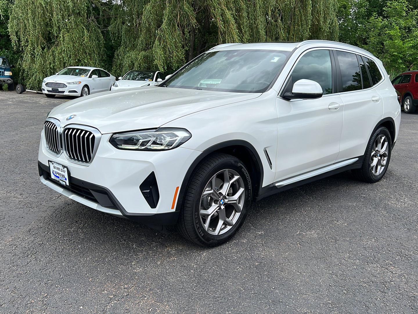 Used 2022 Mineral White Metallic BMW xDrive30i image 17