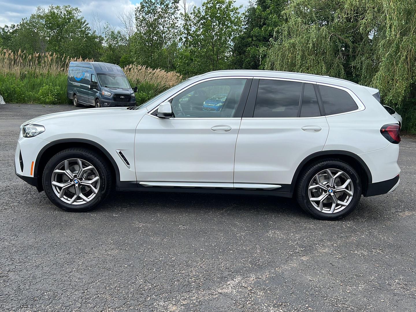 Used 2022 Mineral White Metallic BMW xDrive30i image 18