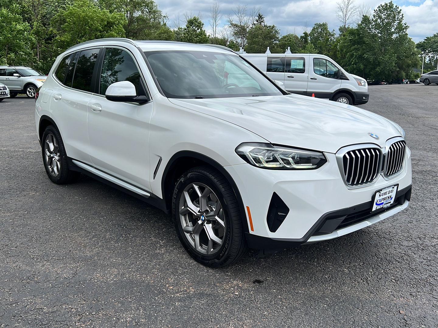 Used 2022 Mineral White Metallic BMW xDrive30i image 25