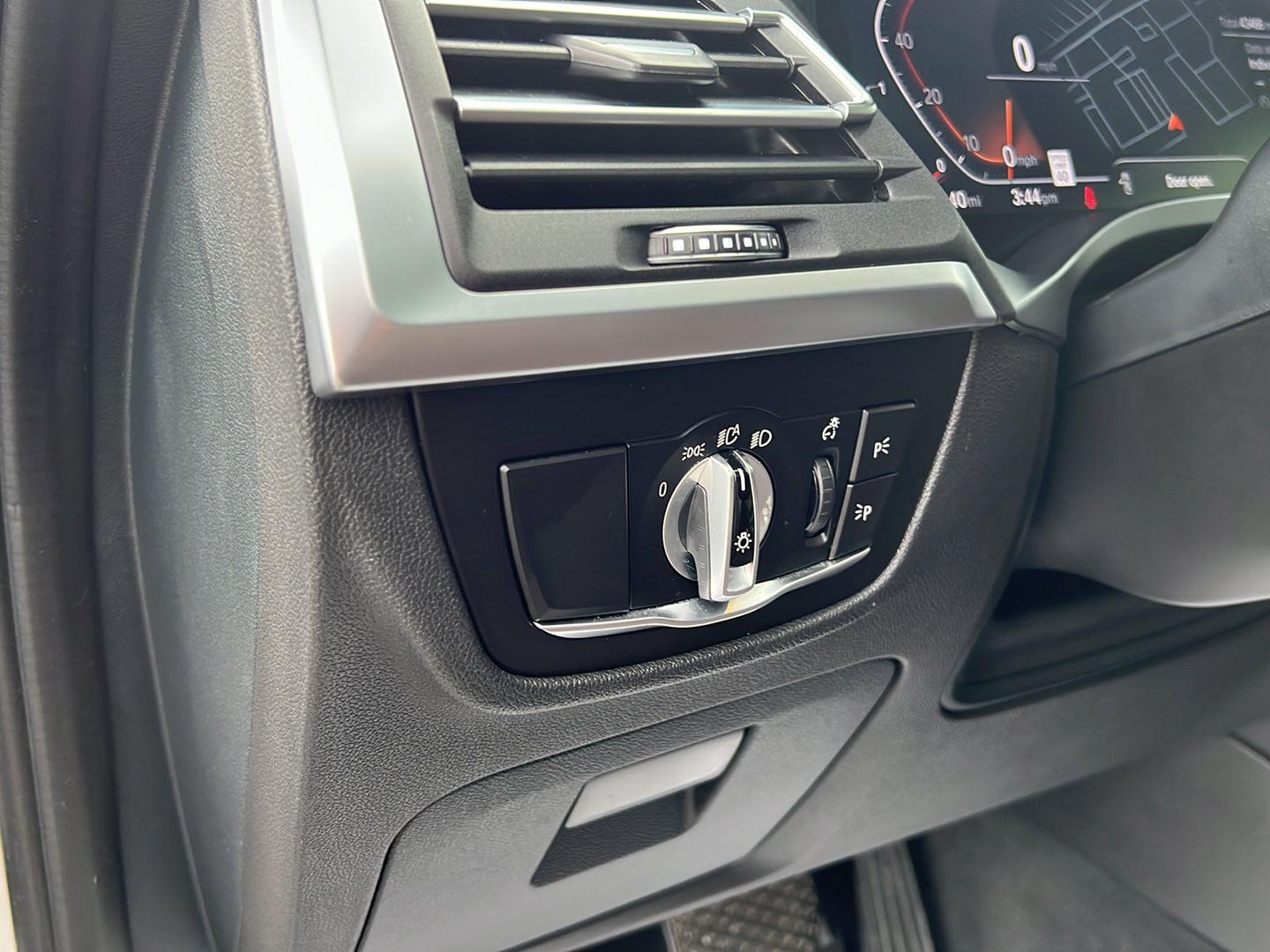 Used 2022 Mineral White Metallic BMW xDrive30i image 8