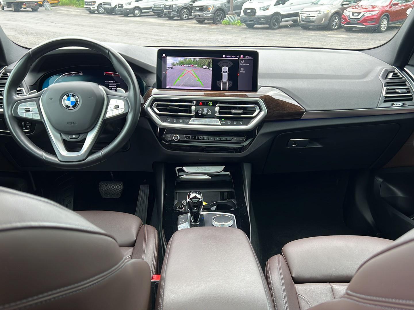 Used 2022 Mineral White Metallic BMW xDrive30i image 2