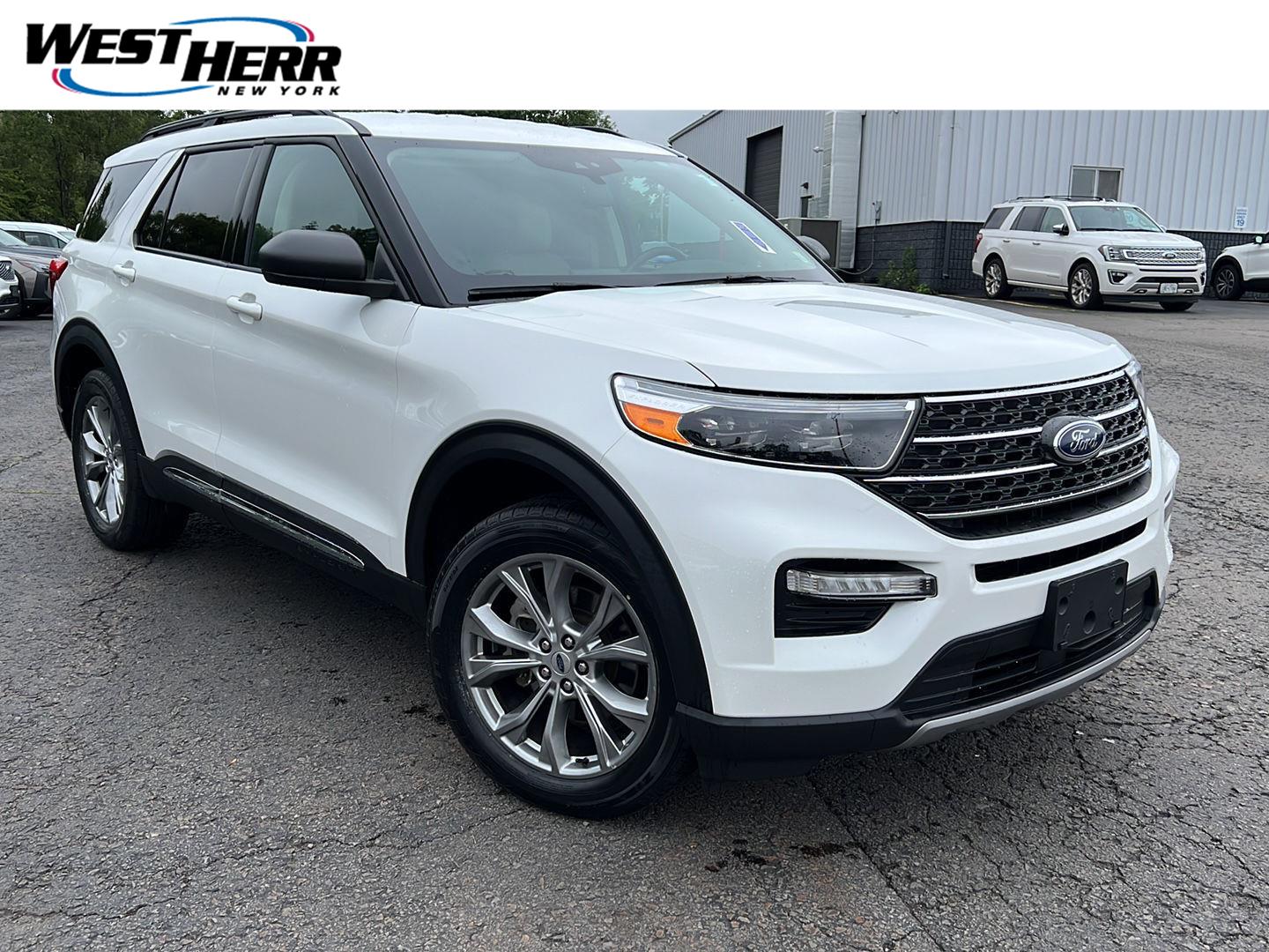 2023 Ford Explorer XLT AWD    