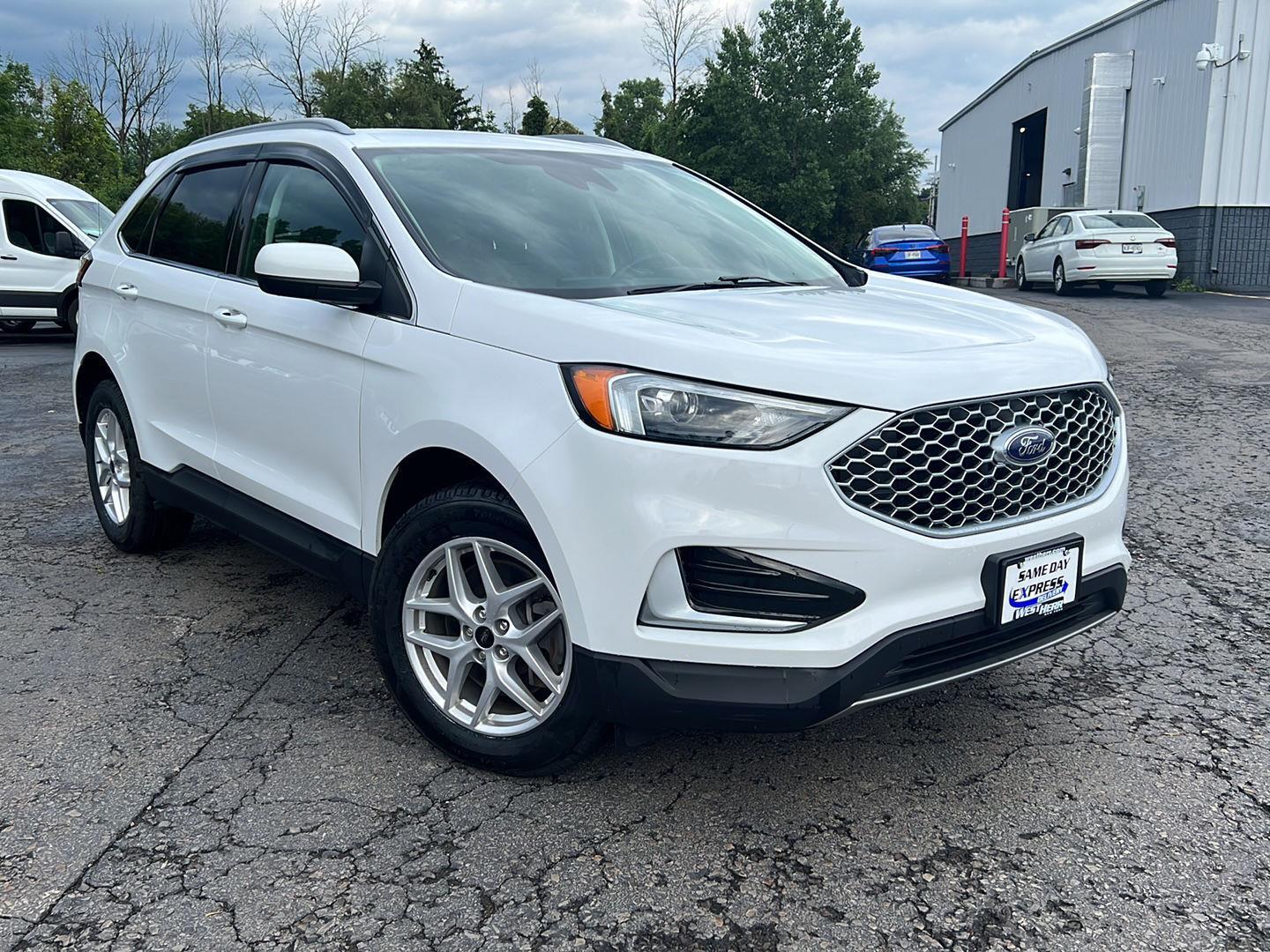 Used 2023 Oxford White Ford SEL image 11