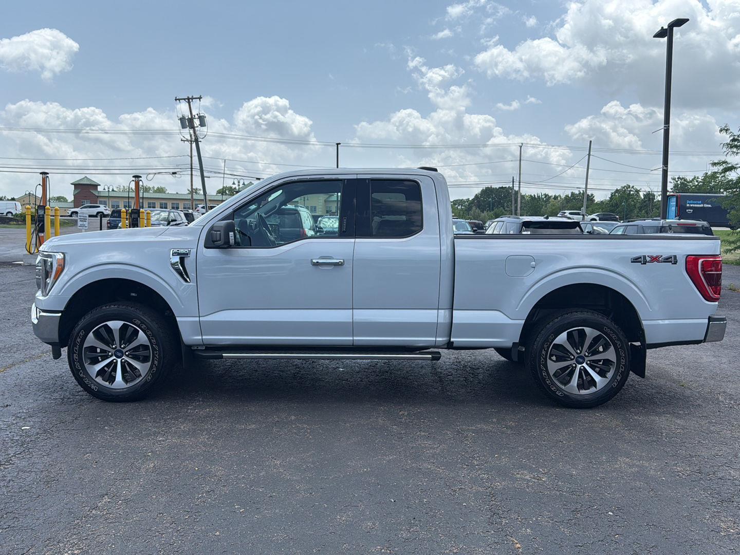 Used 2021 Space White Ford XLT image 17