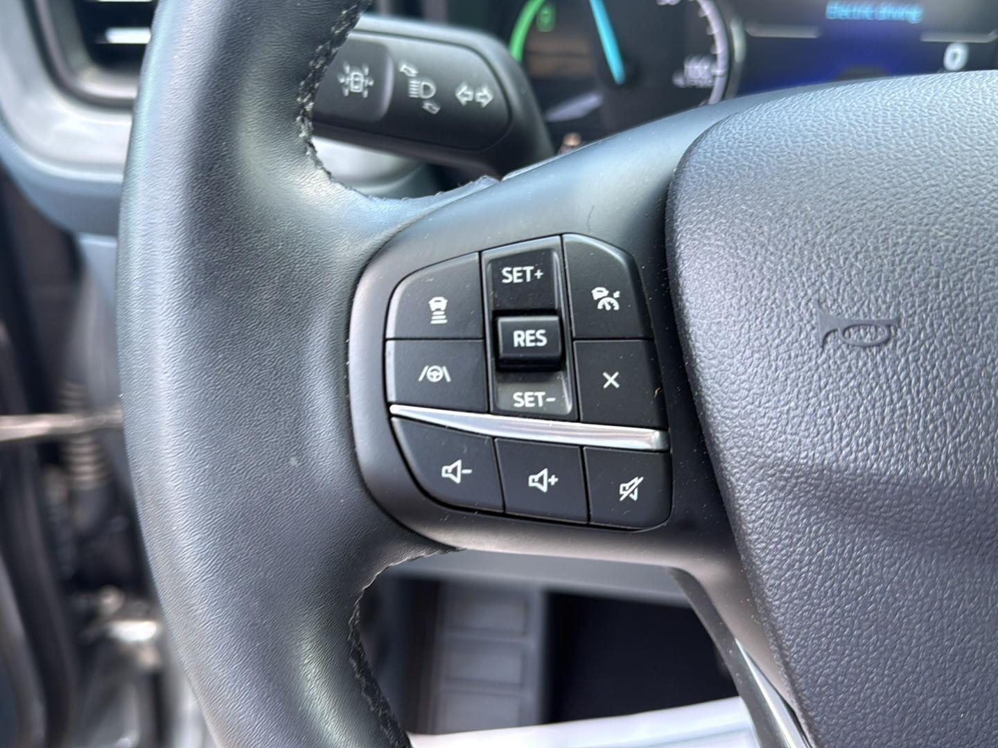 Used 2024 Carbonized Gray Metallic Ford LARIAT image 9