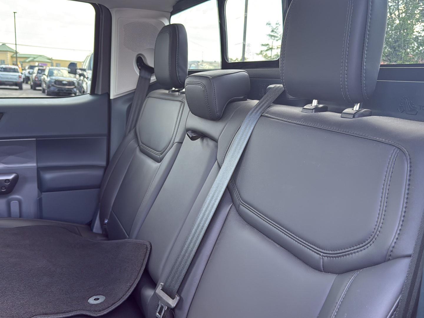 Used 2024 Carbonized Gray Metallic Ford LARIAT image 19