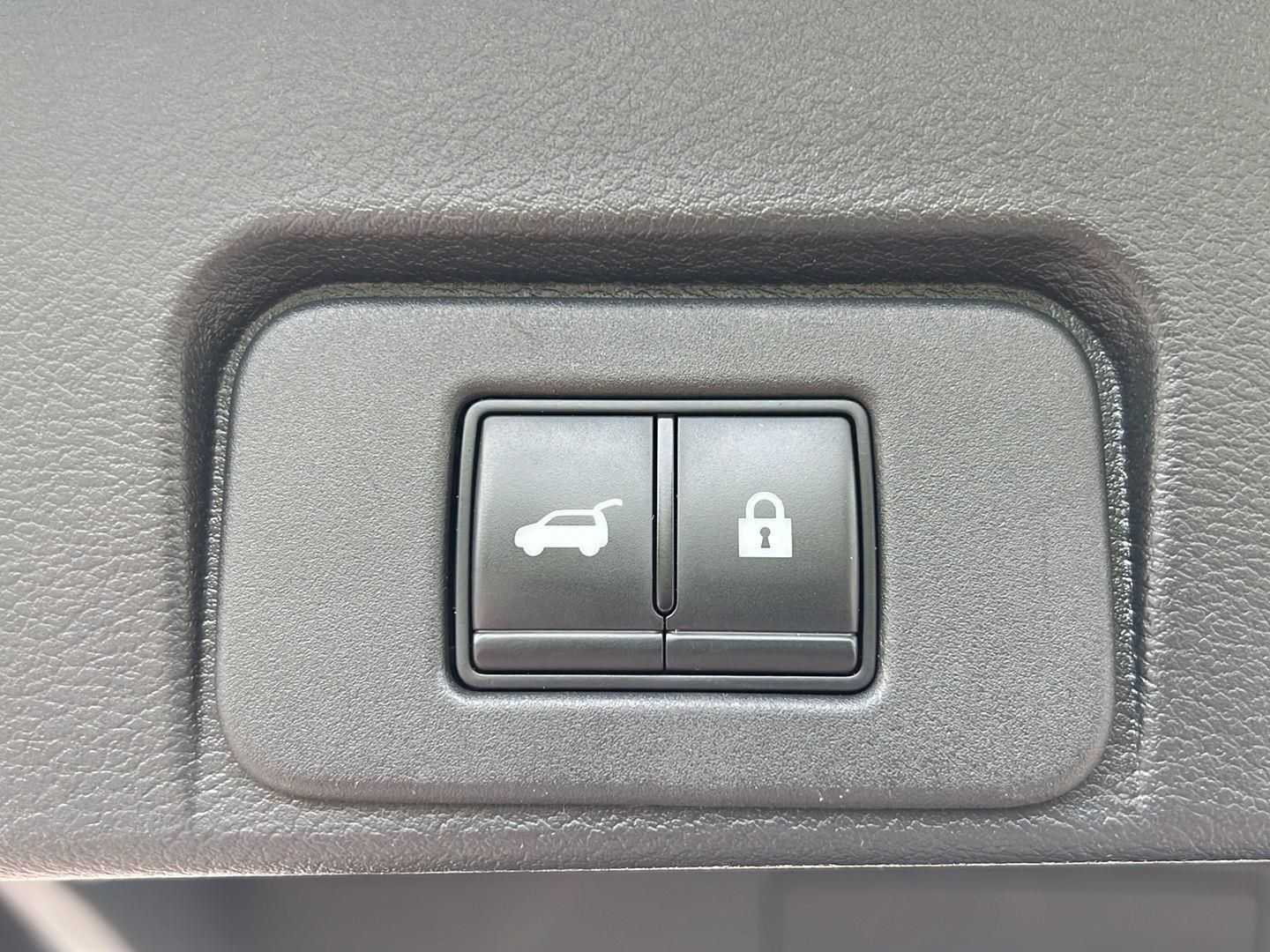 Used 2022 Brilliant Silver Metallic Nissan SL image 5