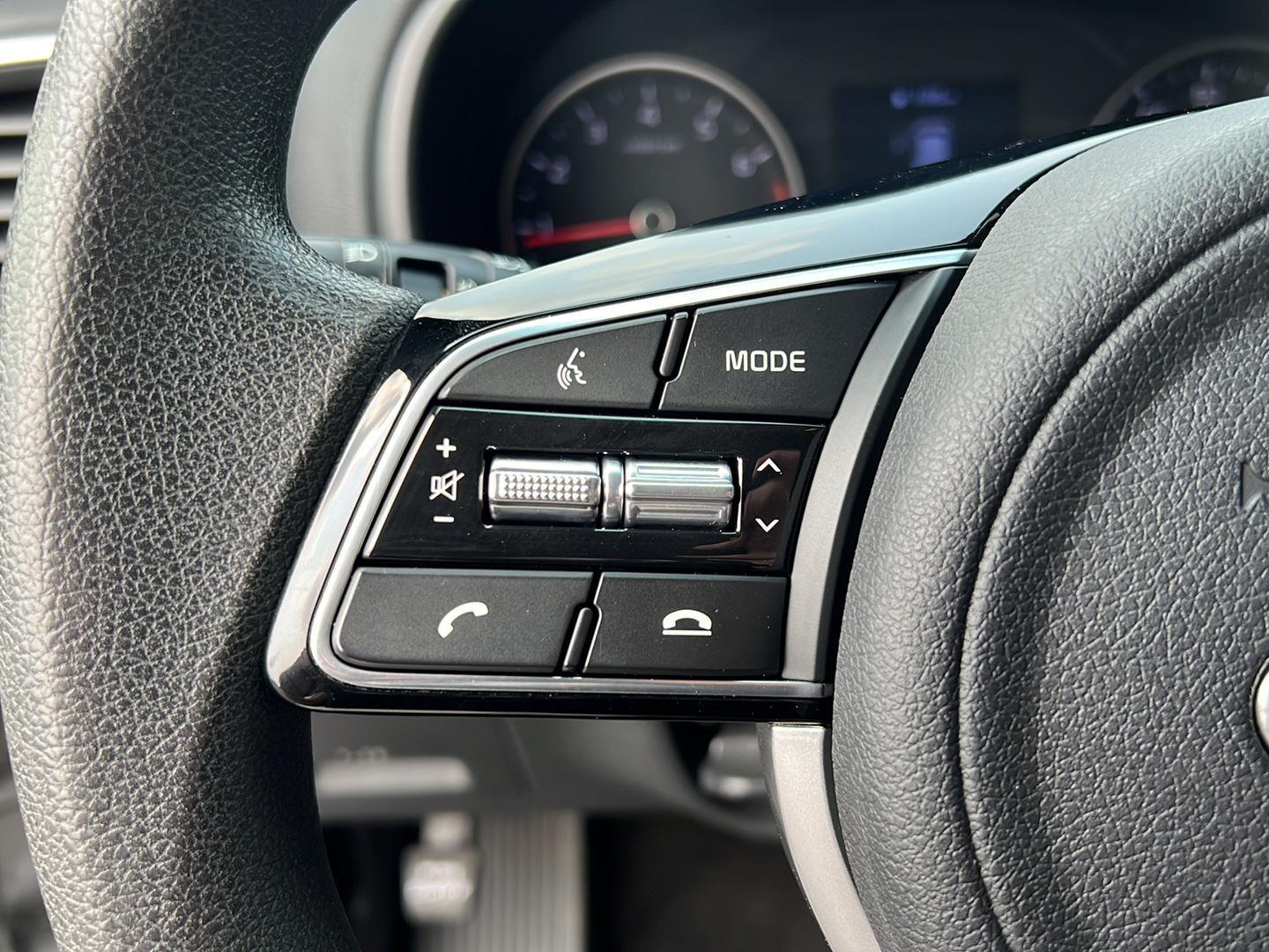 Used 2020 Sparkling Silver Kia LX image 9