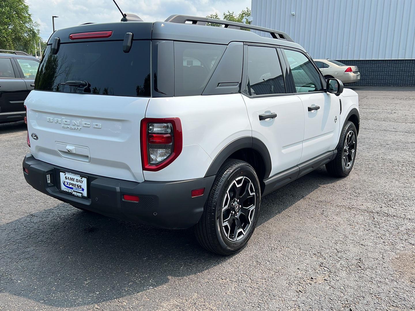 New 2026 Oxford White Ford Outer Banks image 25
