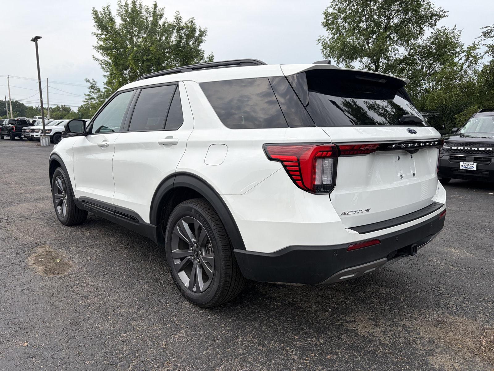 New 2026 Star White Metallic Tri-Coat Ford Active image 3