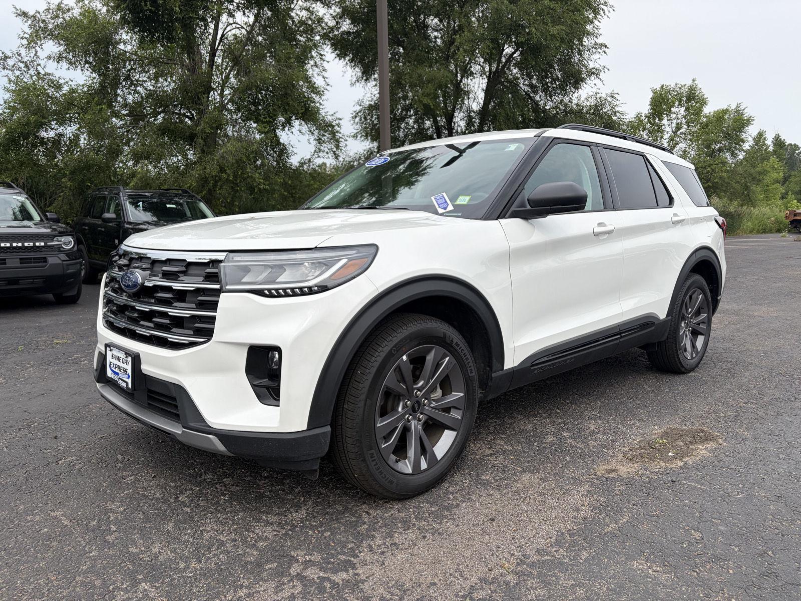 New 2026 Star White Metallic Tri-Coat Ford Active image 15