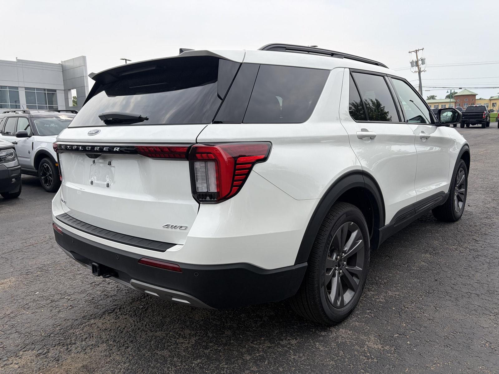 New 2026 Star White Metallic Tri-Coat Ford Active image 20