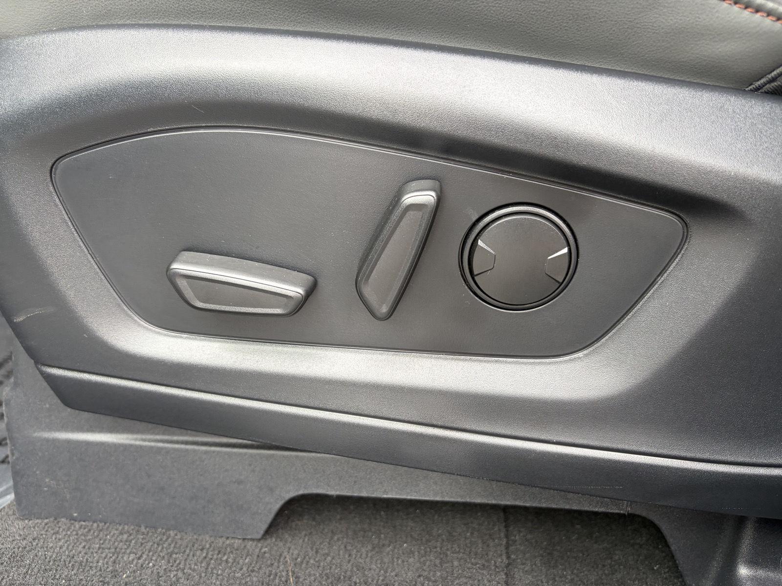 New 2026 Star White Metallic Tri-Coat Ford Active image 5