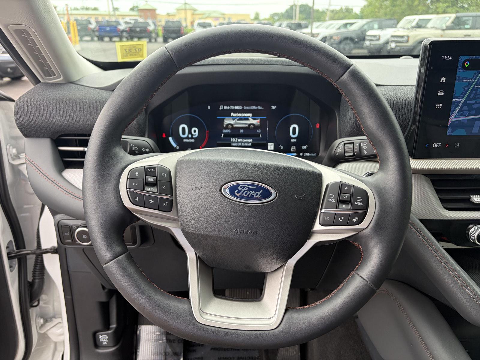 New 2026 Star White Metallic Tri-Coat Ford Active image 8