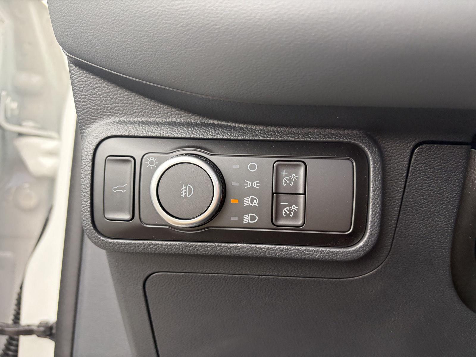 New 2026 Star White Metallic Tri-Coat Ford Active image 7