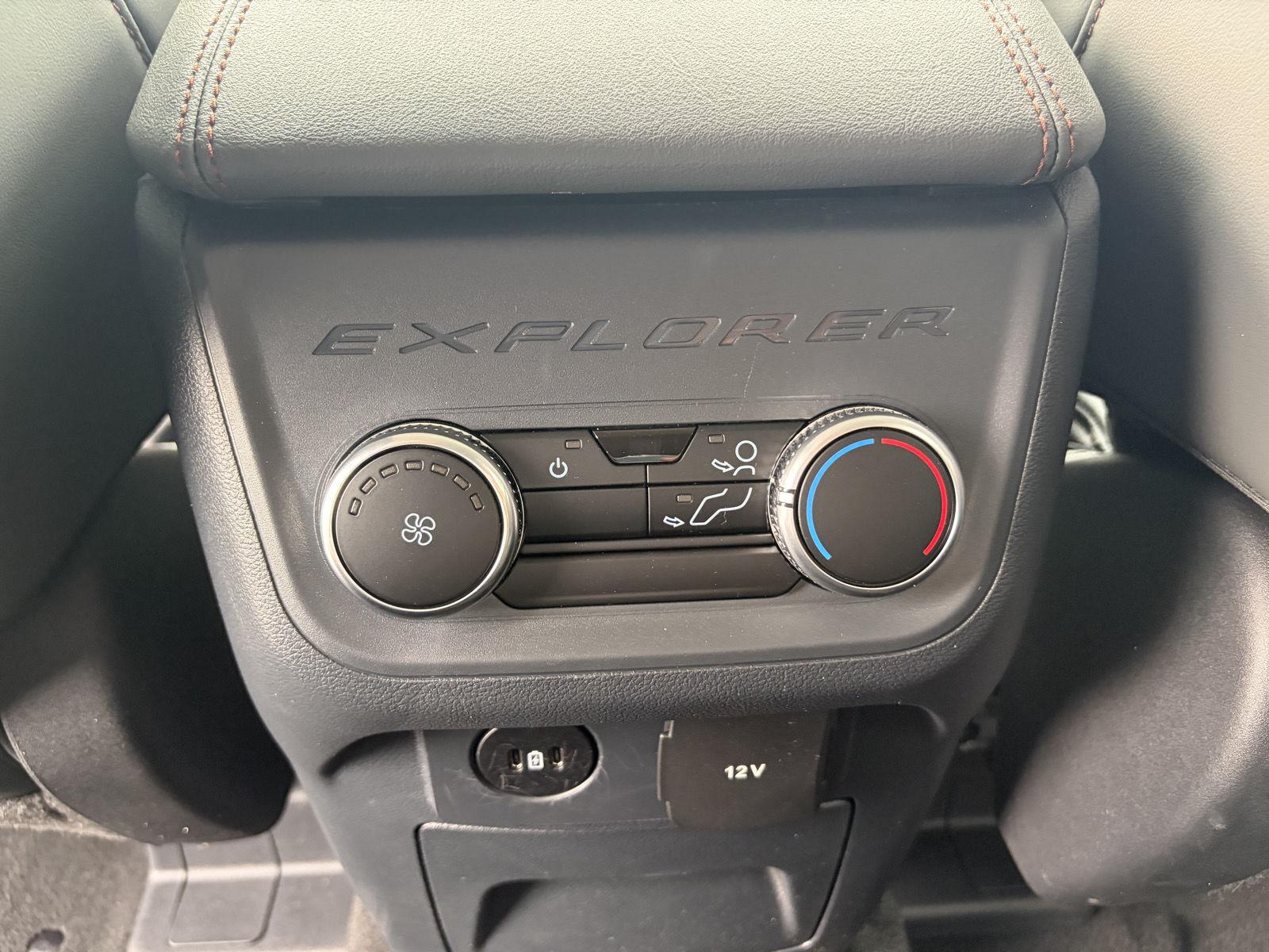 New 2026 Star White Metallic Tri-Coat Ford Active image 13