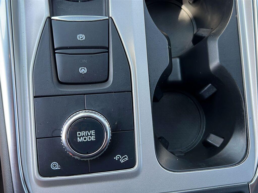 Used 2023 Iconic Silver Ford XLT image 12