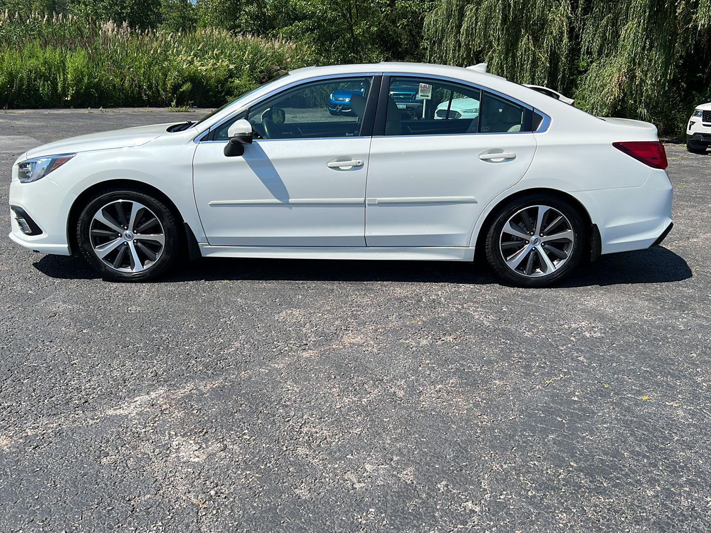 Used 2018 Crystal White Pearl Subaru Limited image 18