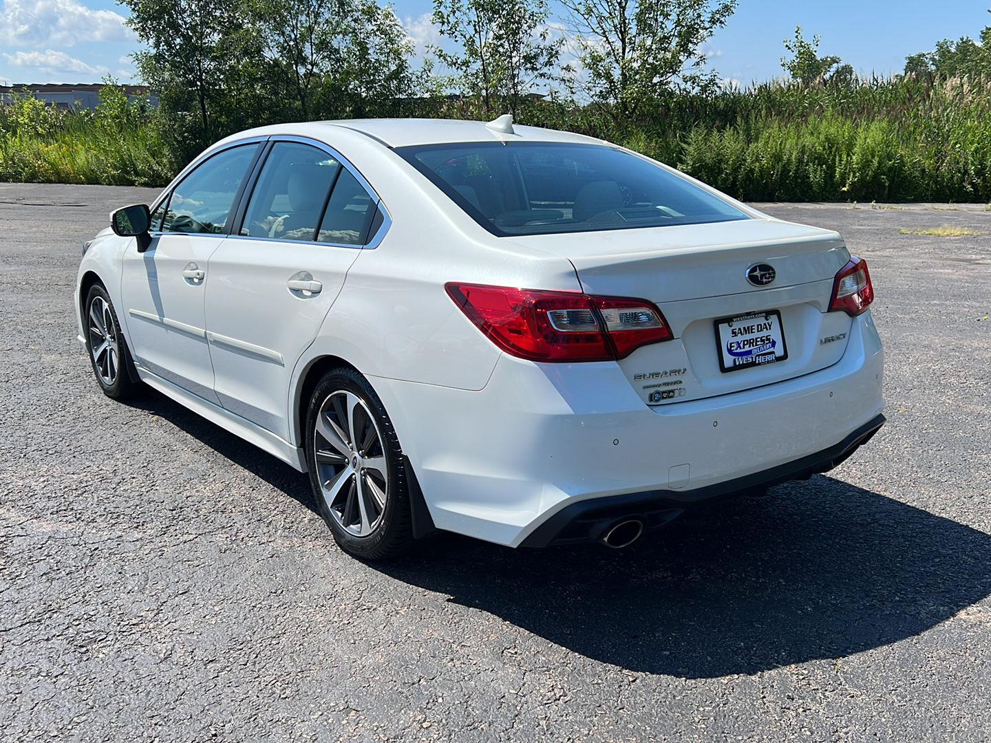 Used 2018 Crystal White Pearl Subaru Limited image 3