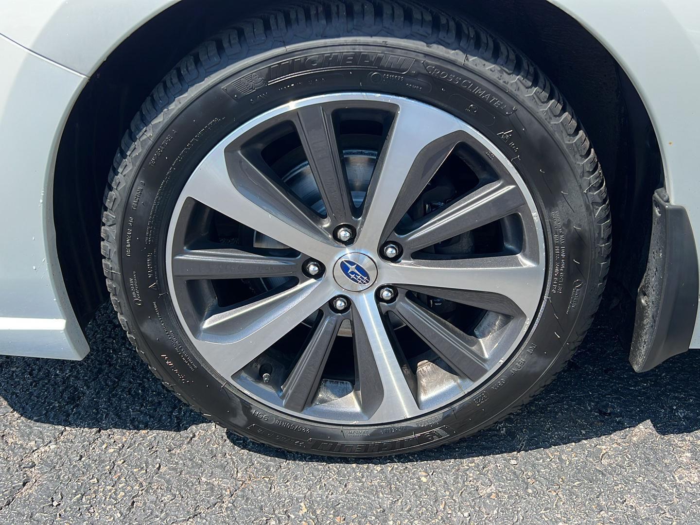 Used 2018 Crystal White Pearl Subaru Limited image 25
