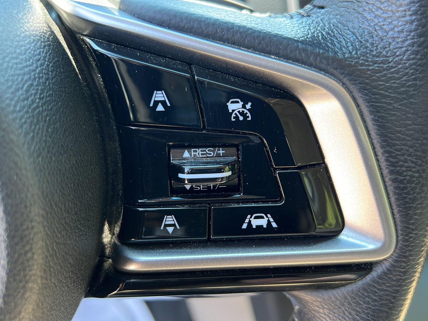 Used 2018 Crystal White Pearl Subaru Limited image 9