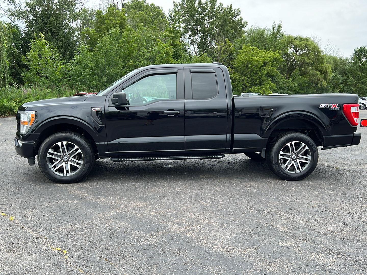 Used 2022 Agate Black Ford  image 18