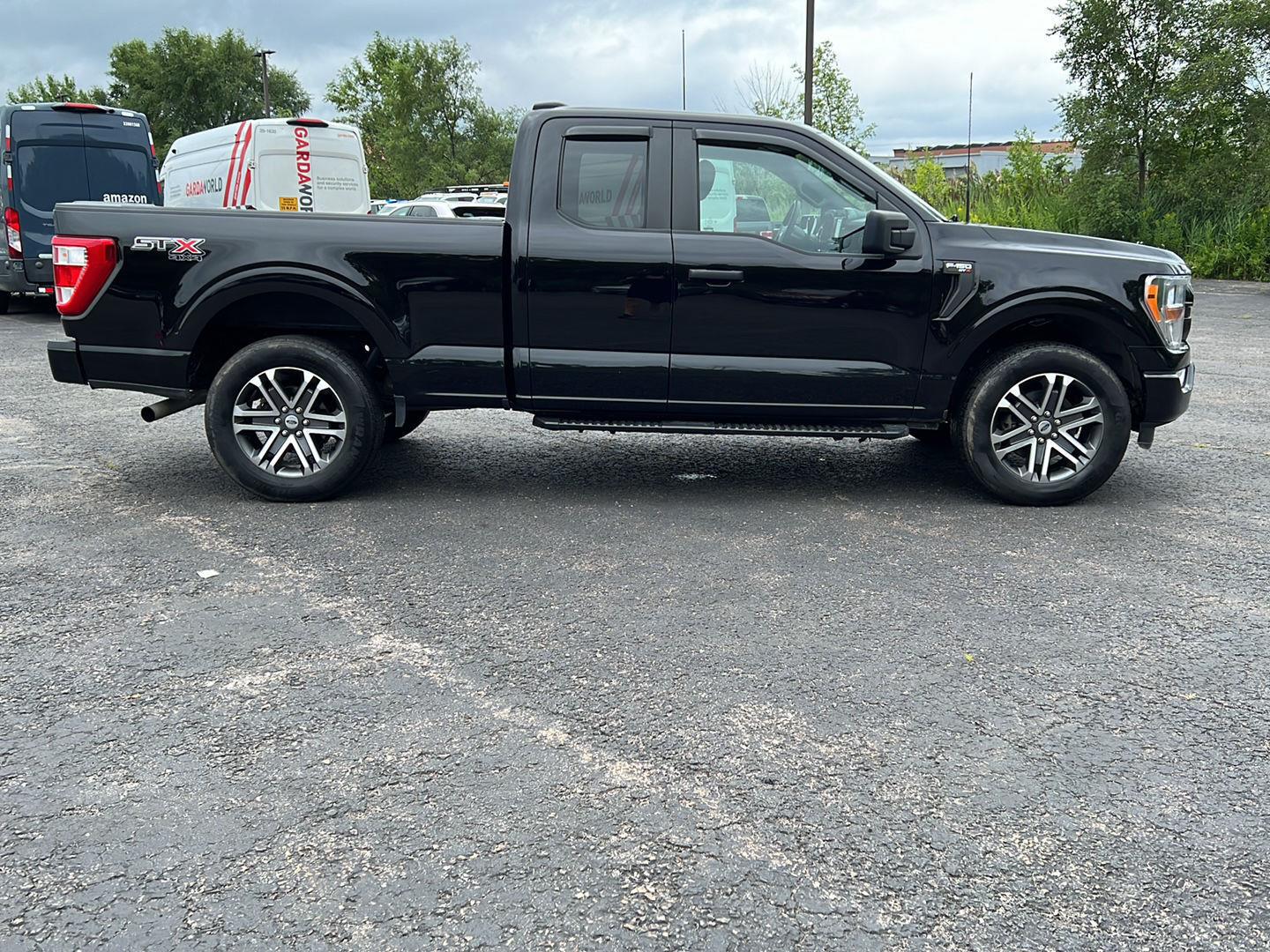 Used 2022 Agate Black Ford  image 24