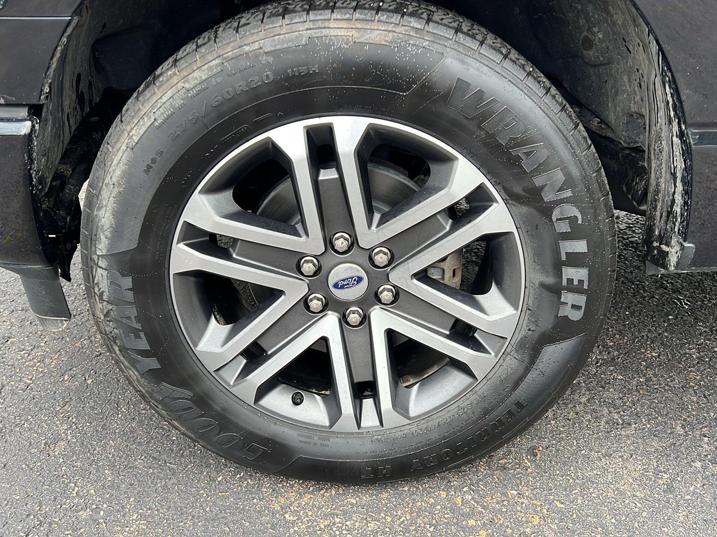 Used 2022 Agate Black Ford  image 25