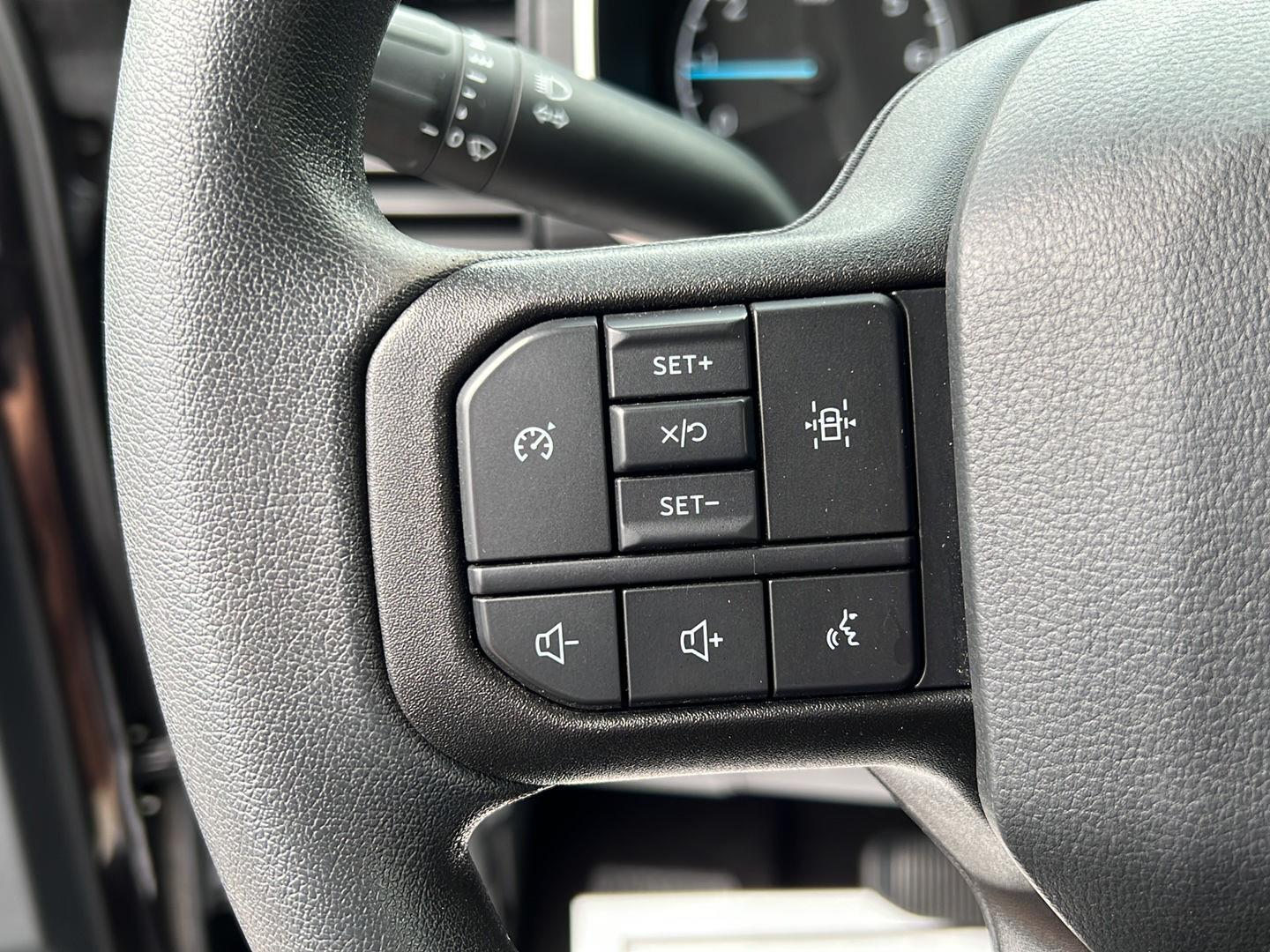 Used 2022 Agate Black Ford  image 8